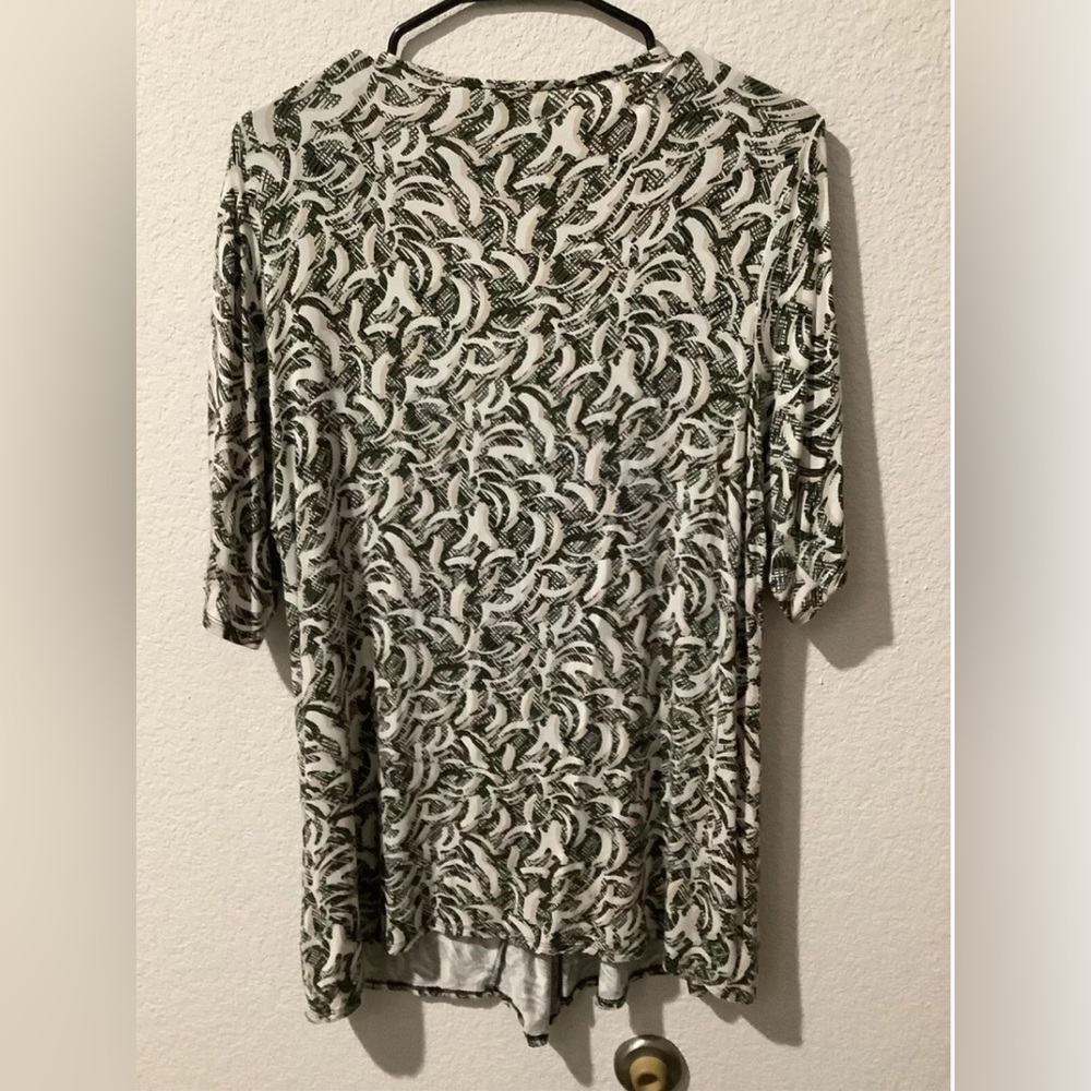 Dana Buchman Women’s XL Short Sleeve Blouse Top New Without Tags Brown White - Picture 3 of 3